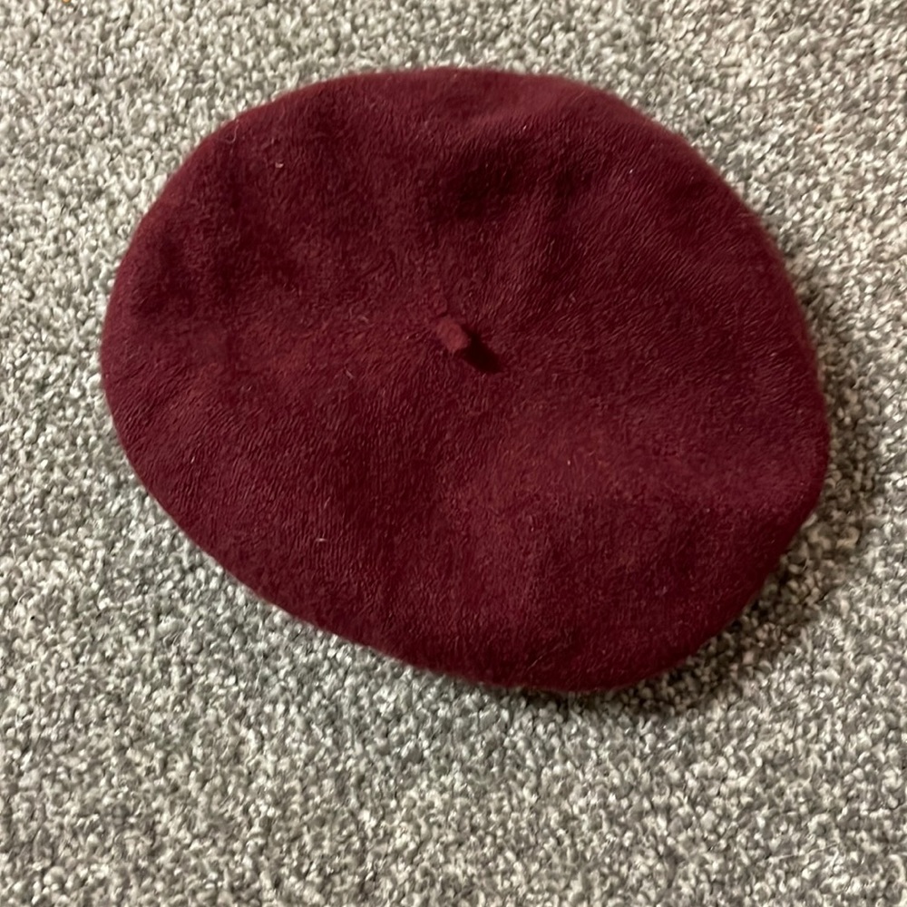 Raspberry beret